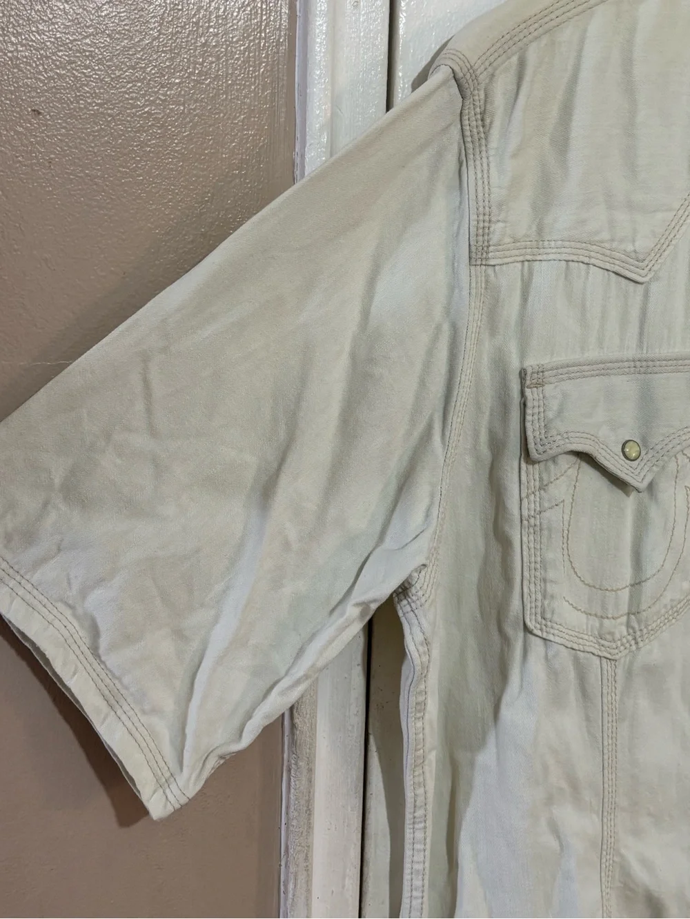 TRUE RELIGION JEAN SHIRT CREAMISH WHITE COLOR MENS SNAPP BUTTONS.